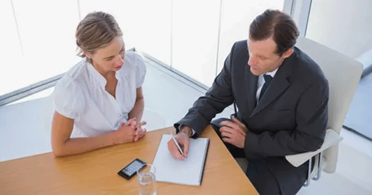 Rozmowa w pracy i negocjacje — zdjęcie artykułu